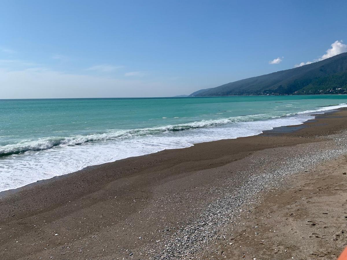Guest House Aphyn Leto Gagra Exterior foto