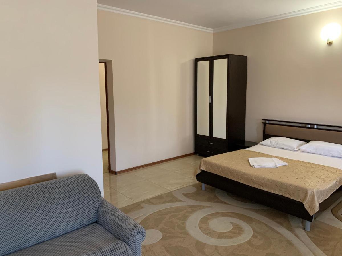 Guest House Aphyn Leto Gagra Exterior foto